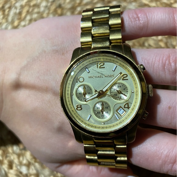 MICHAEL KORS RUNWAY GOLD-TONE WATCH - Picture 5 of 5
